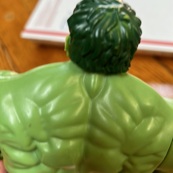 Hasbro Incredible Hulk, action figurine.  Good used condition.  Dated 2013. - Picture 6 of 8